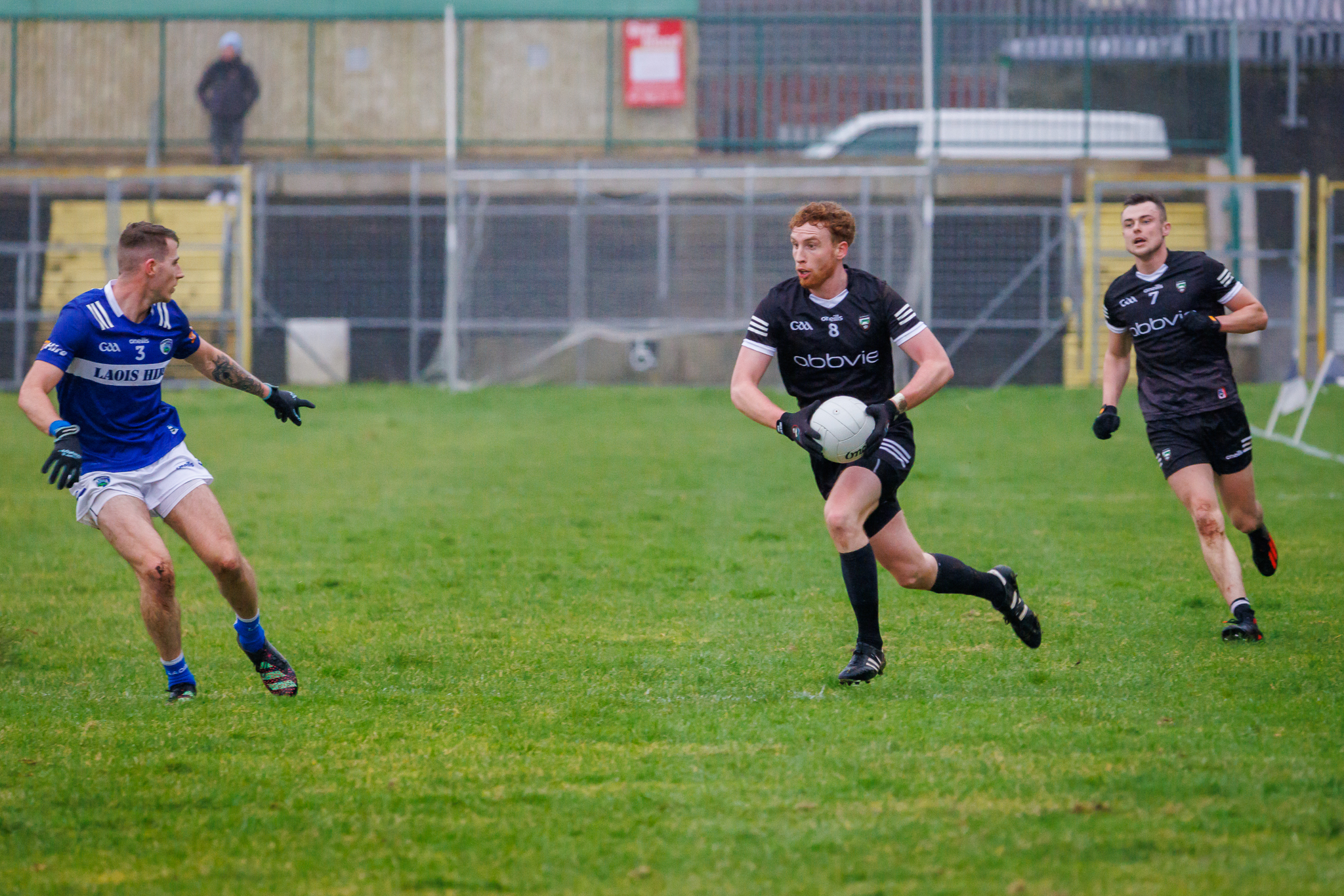 Senior footballers suffer disappointing reverse in opening league game