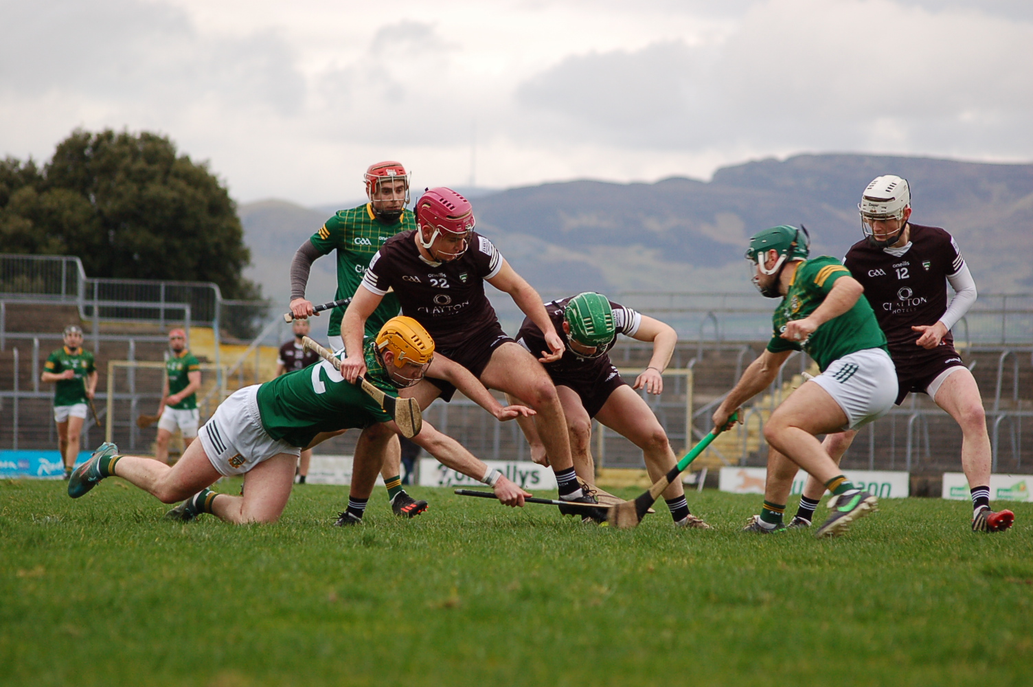 Battling performance from senior hurlers but still without points